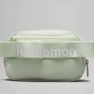 NWT Lululemon Everywhere Belt Bag